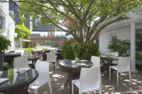 76 Main Ink Press Hotel - พร้อมอาหารเช้า