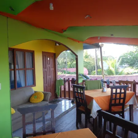 Cabinas Tortuguero Natural Отели в г. Колорадо