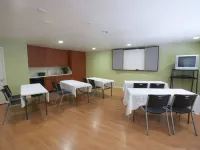 Premier Inns Tolleson Hotels in Tolleson