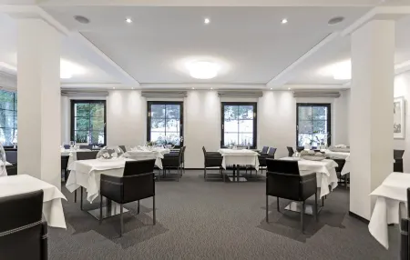 Hotel Pfälzer Wald Отели в г. Госсерсвайлер-Штайн