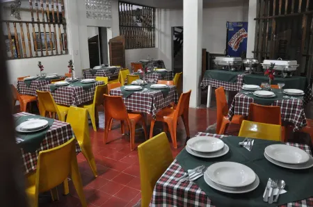 Hotel Montecarlo Beach Отели в г. Толу