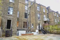 Saint James Backpackers Hotels in 