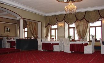 U Zolotyih Vorot Hotel