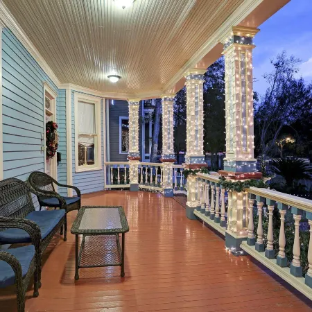 Sara's Inn on the Boulevard