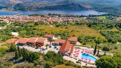 The "L" Suites & Apartments Hotel a Cefalonia