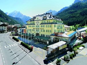 Hotel Dolomiti Schloss