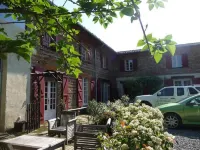 Logis Domaine de Peyrolade Hotels in Levignac