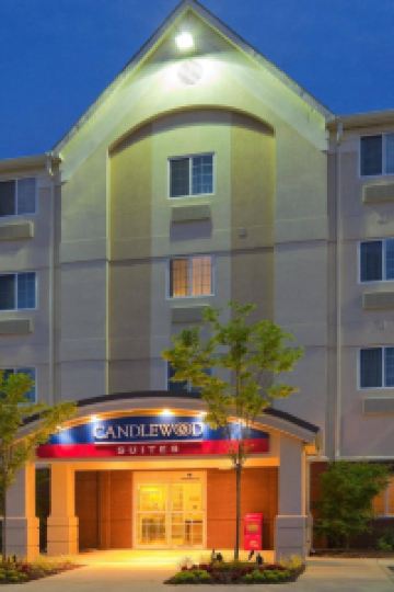 Hotel Dengan Bar Di Alabaster Tripcom