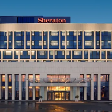 SHERATONPLAZA Ufa Congress Hotel (Шератон Плаза Уфа Конгрессбывш. Краун Плаза Уфа Конгресс)