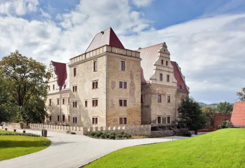 Uroczysko Siedmiu Stawów Hotels in Dzierżoniów