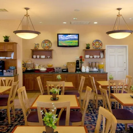 Old Town Inn Отели рядом с достопримечательностью «Пляж Мишен-Бич»