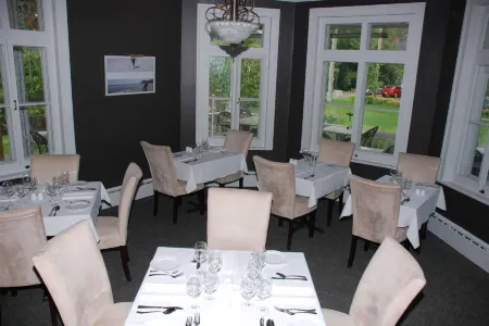 Chez Truchon Bistro-Auberge Отели в г. Шарлевуа-Эст