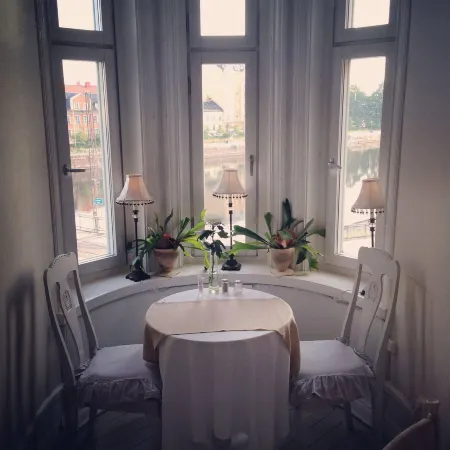 Strand Hotel