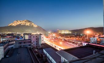 Lavande Hotel (Zhangjiakou Xiahuayuan High Speed Railway Station)
