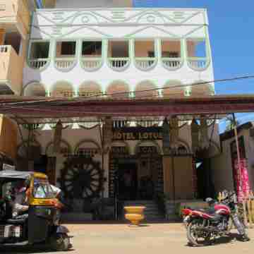 Hotel Lotus Puri Hotel Exterior