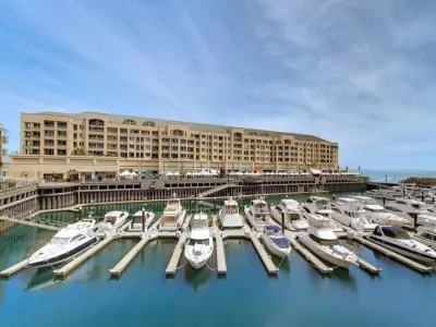 Glenelg Holiday Apartments-Ellis Hotels in der Nähe von Bay Discovery Centre