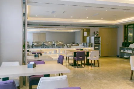 Lavande Hotel Отели рядом с достопримечательностью «Qijiang Farmer Print Academy»