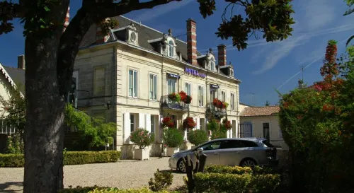 Hotel Henri IV Hotels in Coutras