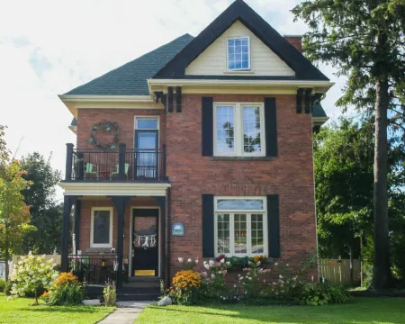 Danby House Hotels in Markdale