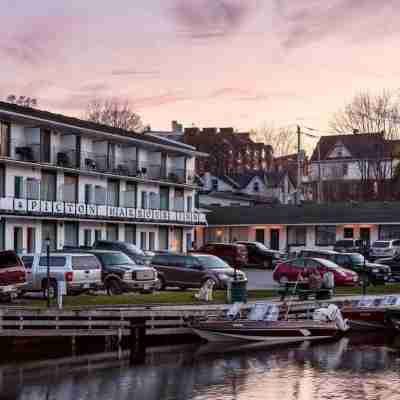 Picton Harbour Inn Hotel Exterior