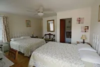 Carolina Country Inn Hotels in Burnsville
