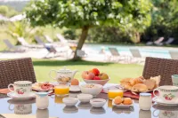Hôtel INDARRA & Spa - Piscine Hotels in Ahetze