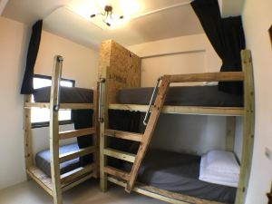 Wave Backpackers - Hostel