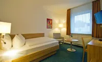 Hotel Schaper Hotel dekat Bomann Museum