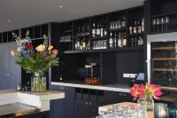 Blue Mansion Hotel Hotels in Aalsmeer