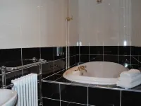 The George Hotel Hotels in Battle