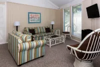 Country Club Villas