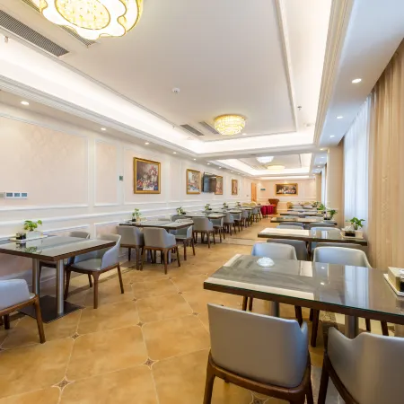 Vienna Hotel (Luzhou Ruijin Jindu Avenue)