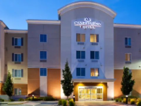 แคนเดิลวูด สวีทส์ ซู ฟอลส์ บาย IHG โรงแรมในซูฟอลส์