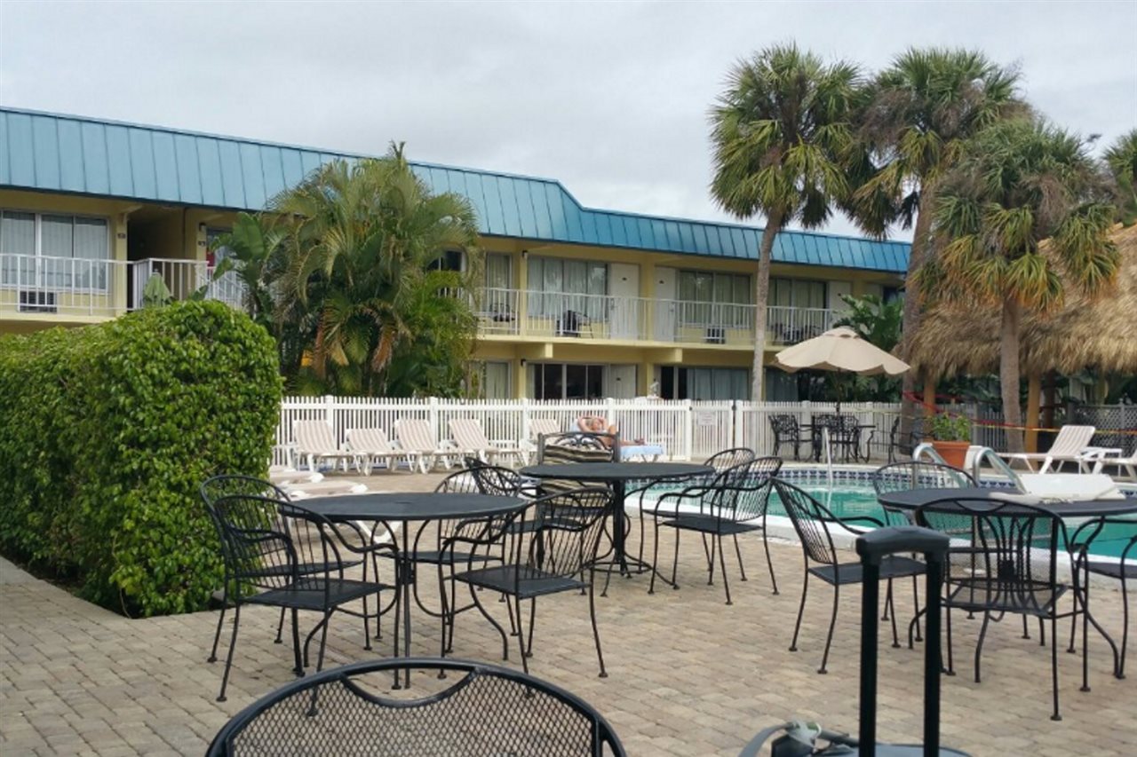 Naples Garden Inn