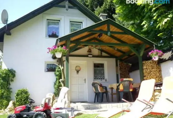 貝謝諾瓦查塔酒店