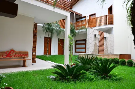 Pousada l'Essence Отели в г. Trindade