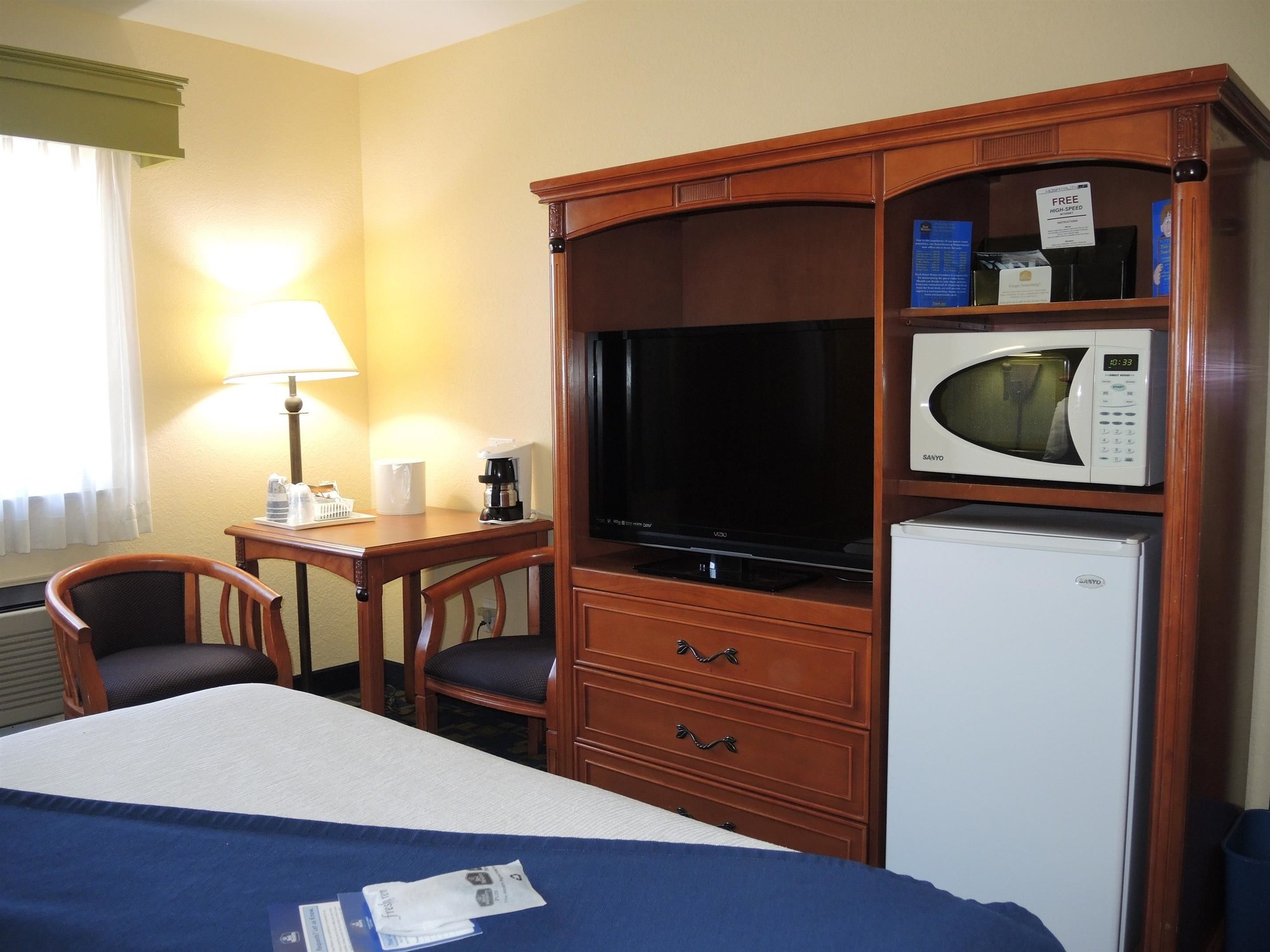 Best Western Antelope Inn & Suites