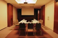 Colibri Hotels in Khenchara