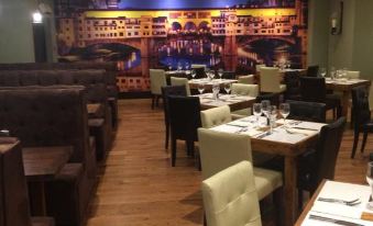 The Dorchester Hotel - Housity