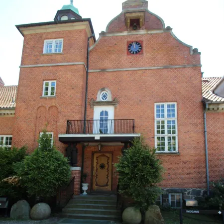 Sauntehus Castle Hotel