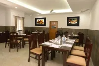 The Acacia Hotel Отели в г. Тируппур