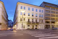 Eurostars Thalia Các khách sạn gần Old Town Bridge Tower