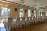 Zámeček Petrovice Hotels in Petrovice u Karviné