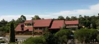 Francis Phillip Motor Inn and the Lodge Hotels in Singleton