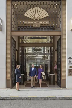 Mandarin Oriental, Paris Отели рядом с достопримечательностью «Le Petit chercheur d'art»