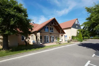 Hôtel Nell Hotels in Tourny