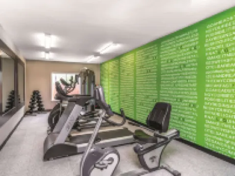 La Quinta Inn & Suites by Wyndham Rome ロームのホテル