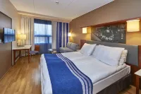 Holiday Inn Tampere - Central Station Hotel dekat Nasi Park
