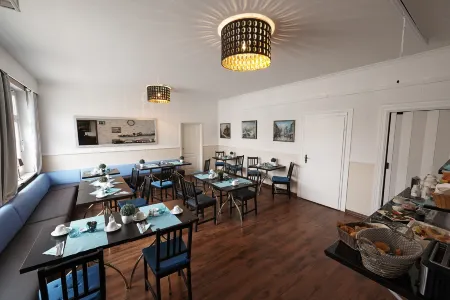 Hotel Wurster Kroog Отели в г. Замтгемайнде Ланд Вурстен