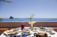 La Piazza Luxury Hotel & Spa Hotels in Panarea